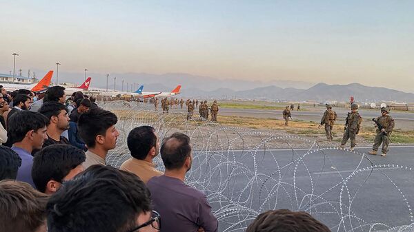 Американские солдаты в аэропорту Кабула  - Sputnik Moldova-România