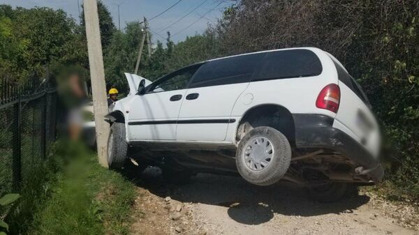 Accident grav la Ocnița: șoferul automobilului a decedat pe loc - Sputnik Moldova