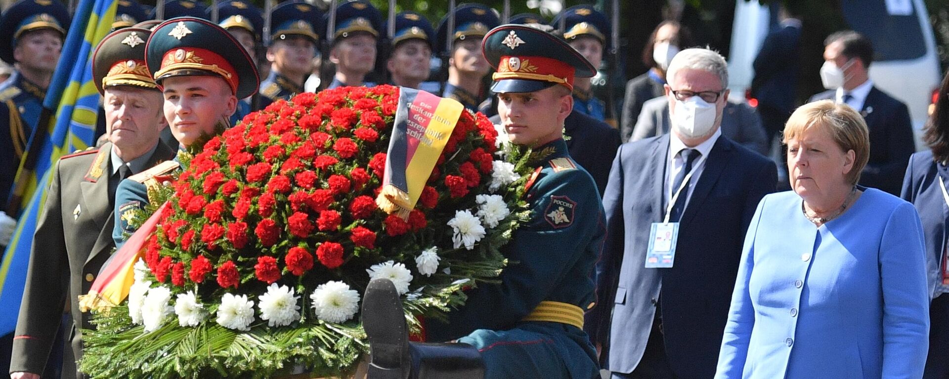 Канцлер Германии А. Меркель возложила цветы к Могиле Неизвестного Солдата - Sputnik Moldova, 1920, 20.08.2021