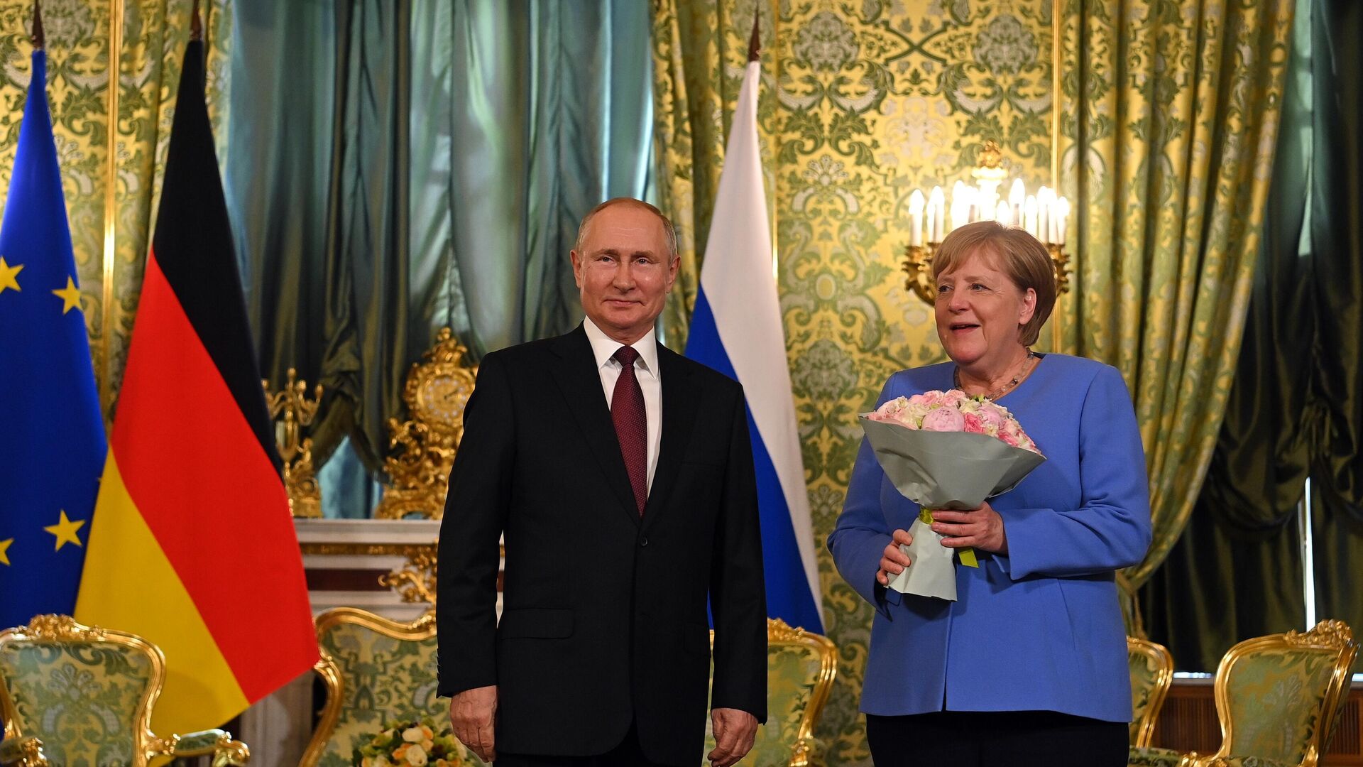Встреча президента РФ В. Путина с канцлером Германии А. Меркель - Sputnik Moldova, 1920, 20.08.2021