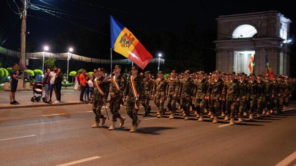 Repetiția paradei militare dedicate aniversării a 30 de ani de la proclamarea Independenței Republicii Moldova - Sputnik Moldova