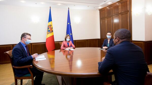 Встреча Майи Санду с постоянным представителем МВФ в Молдове Роджерсом Чавани - Sputnik Молдова