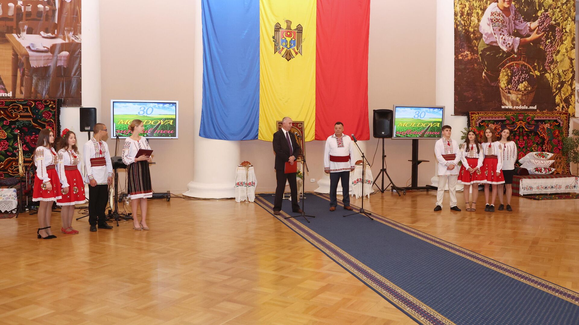 Как праздновали  день независимости Республики Молдовы в Таврическорм дворце - Sputnik Молдова, 1920, 27.08.2021