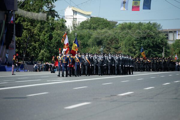 Parada militară cu prilejul Zilei Independenței - Sputnik Moldova
