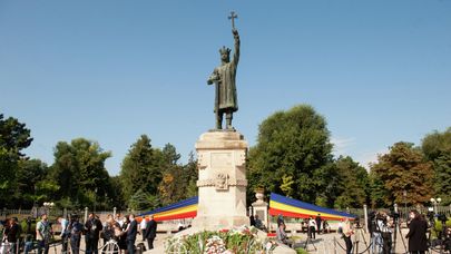 Возложение цветов в Кишиневе на 30-летие независимости Молдовы 2021