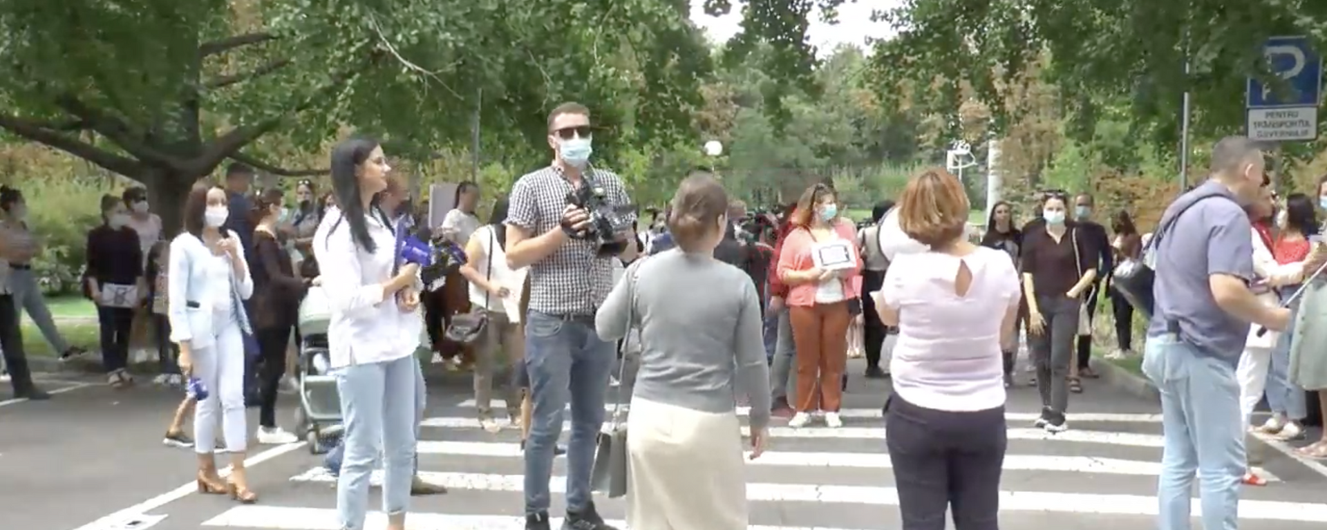 Părinții au ieșit la protest în fața Guvernului: Ce îi nemulțumește - Sputnik Moldova, 1920, 01.09.2021