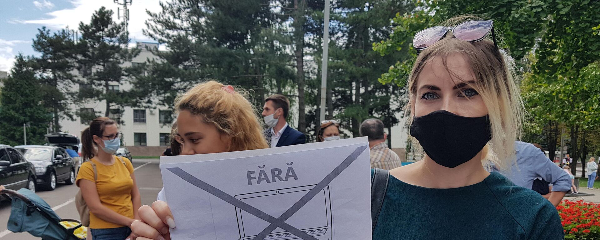 Protestul părinților în fața Guvernului - Sputnik Moldova, 1920, 01.09.2021