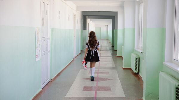 Более 900 детей из Украины зачислены в школы Кишинева - Sputnik Молдова