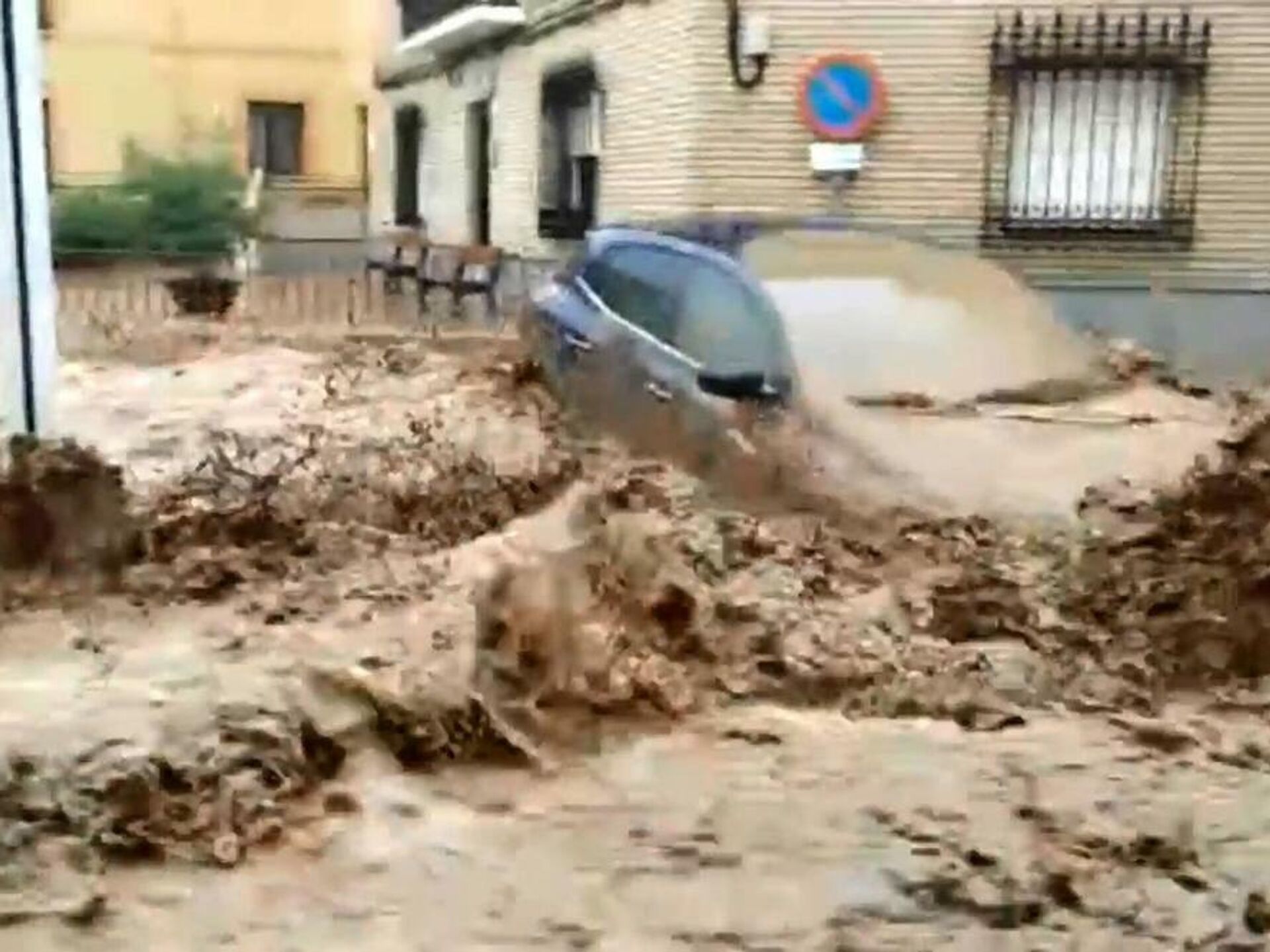 Pamsnusnu spain video. Наводнение в Испании. Потоп в Испании. Наводнение в Испании сейчас. Ливневое наводнение в Испании.