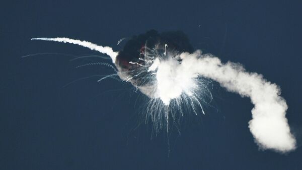 Ракета Alpha взорвалась вскоре после запуска в Калифорнии - Sputnik Молдова