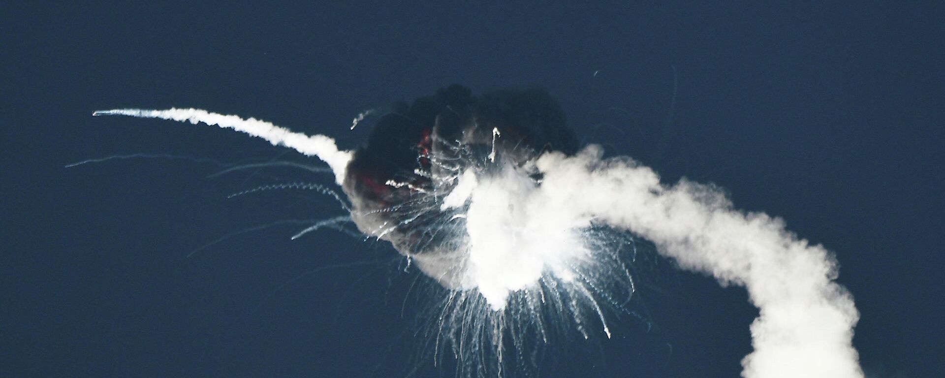 Ракета Alpha взорвалась вскоре после запуска в Калифорнии - Sputnik Moldova-România, 1920, 03.09.2021