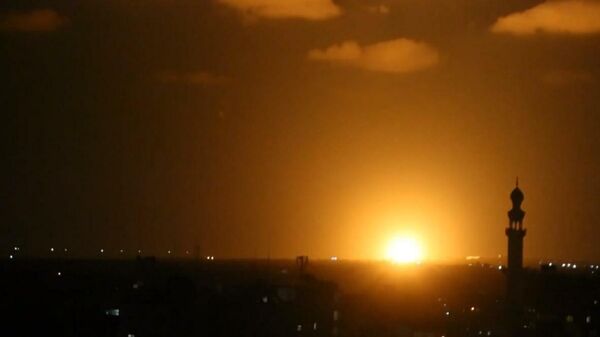 State of Palestine: Israel strikes targets in Gaza in retaliation for incendiary balloons - Sputnik Moldova-România
