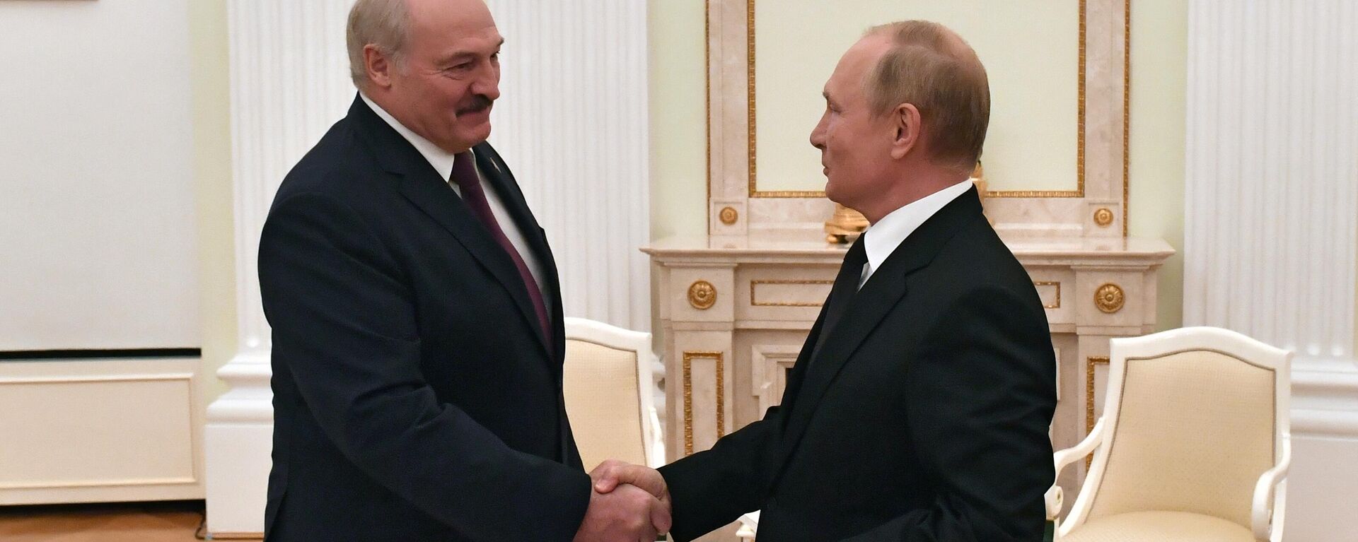 Vladimir Putin și Aleksandr Lukașenko - Sputnik Moldova, 1920, 12.04.2022