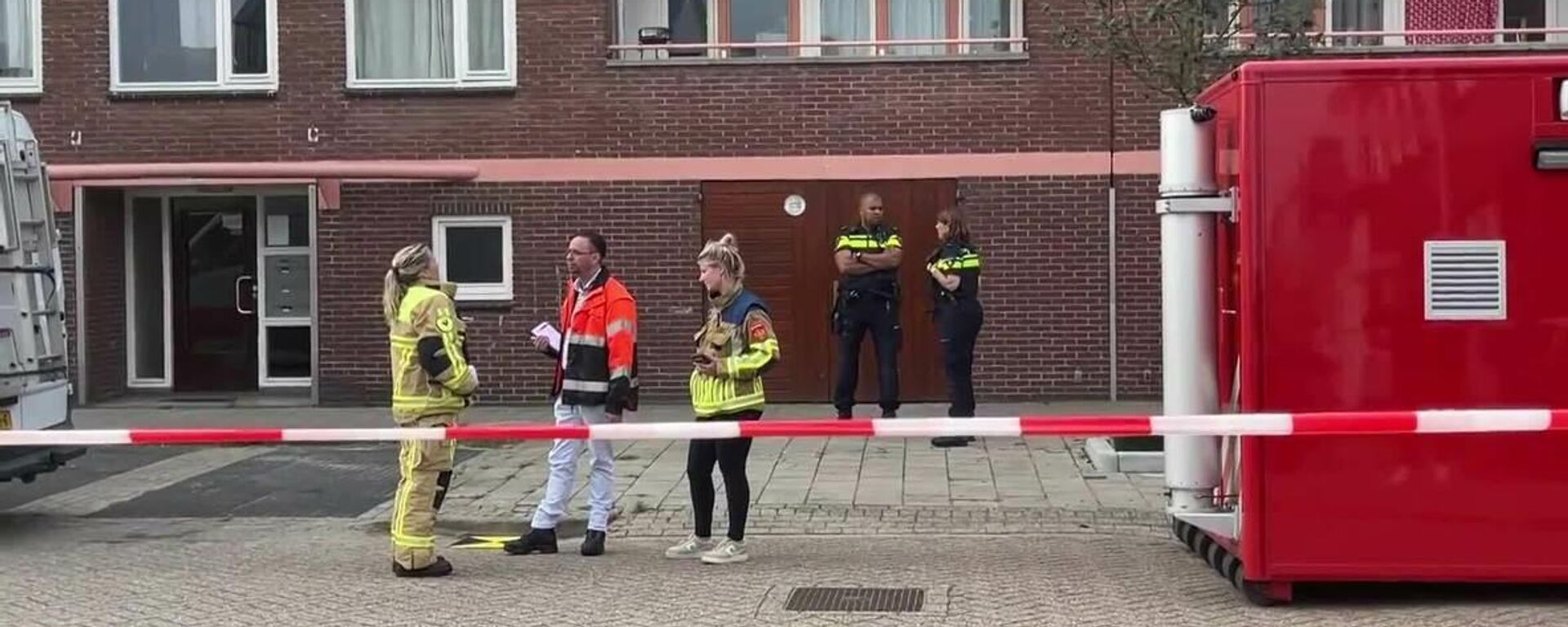 Netherlands: Police arrest man with crossbow after 2 fatally stabbed in Almelo - Sputnik Moldova-România, 1920, 18.09.2021