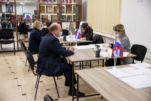Посол России в Молдове готовится отдать свой голос на выборах в Госдуму РФ. - Sputnik Молдова