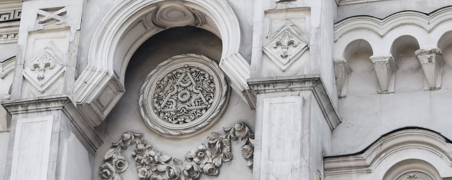 Элементы декора здания в Кишиневе на ул.Армянской - Sputnik Молдова, 1920, 02.10.2021