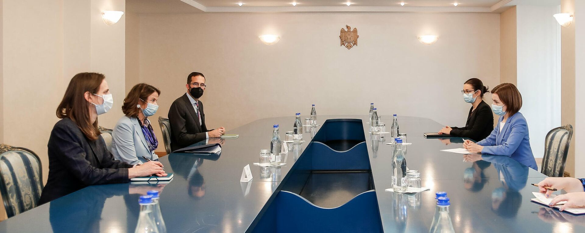 Президент Молдовы Майя Санду встретилась с заместителем помощника государственного секретаря США по Центральной и Восточной Европе Робин Дунниган - Sputnik Молдова, 1920, 04.10.2021