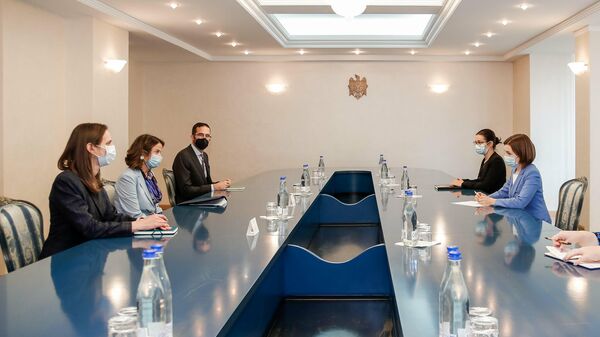 Президент Молдовы Майя Санду встретилась с заместителем помощника государственного секретаря США по Центральной и Восточной Европе Робин Дунниган - Sputnik Молдова