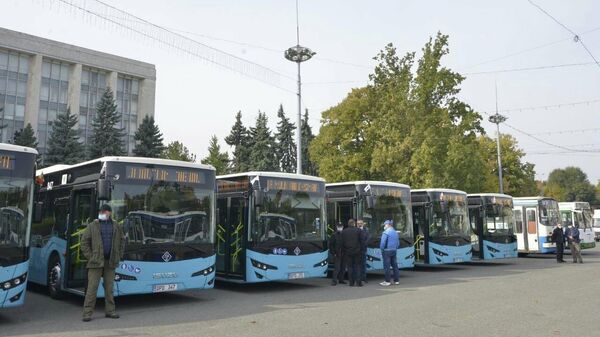 Кишинев получил еще 9 городских автобусов - Sputnik Молдова