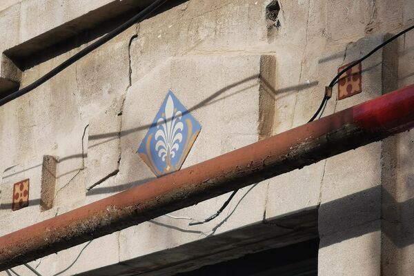 Керамические украшения на здании. Кишинев - Sputnik Молдова