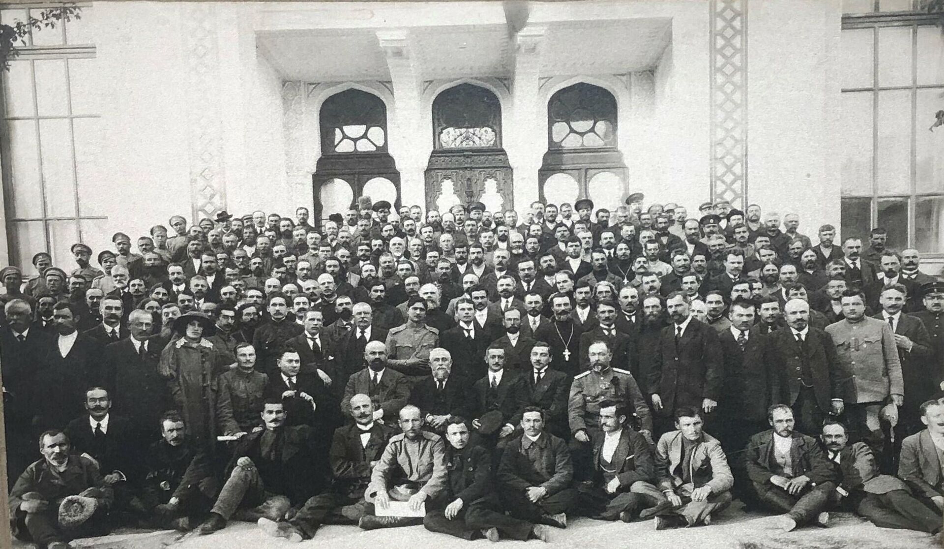 Кишинев, 1917 год. Фотография членов Бессарабского Губернского Земства. - Sputnik Молдова, 1920, 17.10.2021