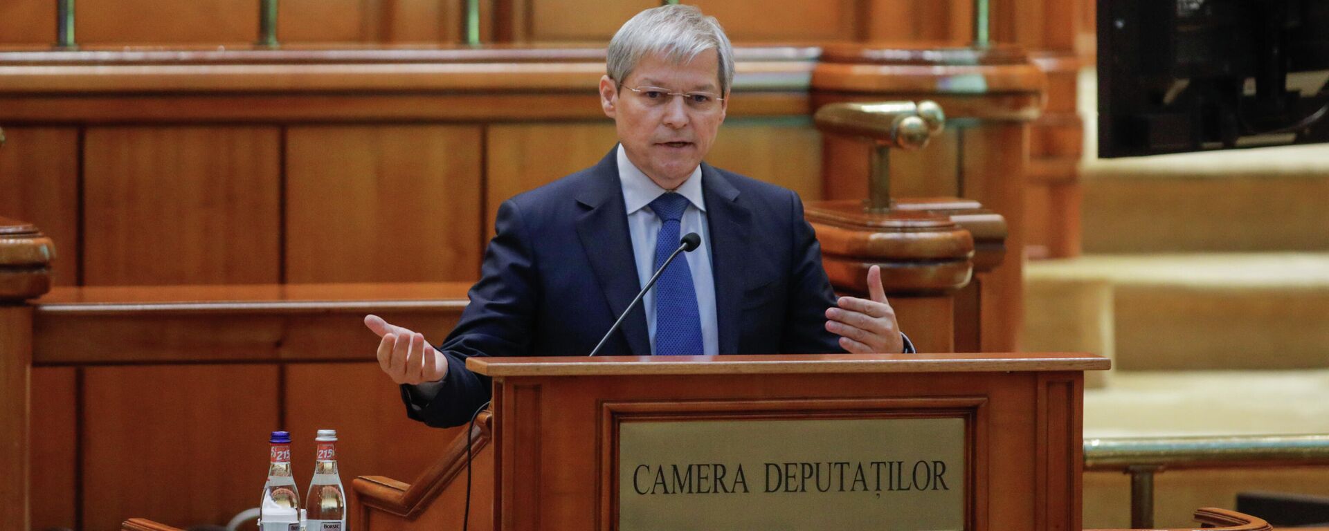Dacian Cioloș în Parlament - Sputnik Moldova-România, 1920, 10.11.2021