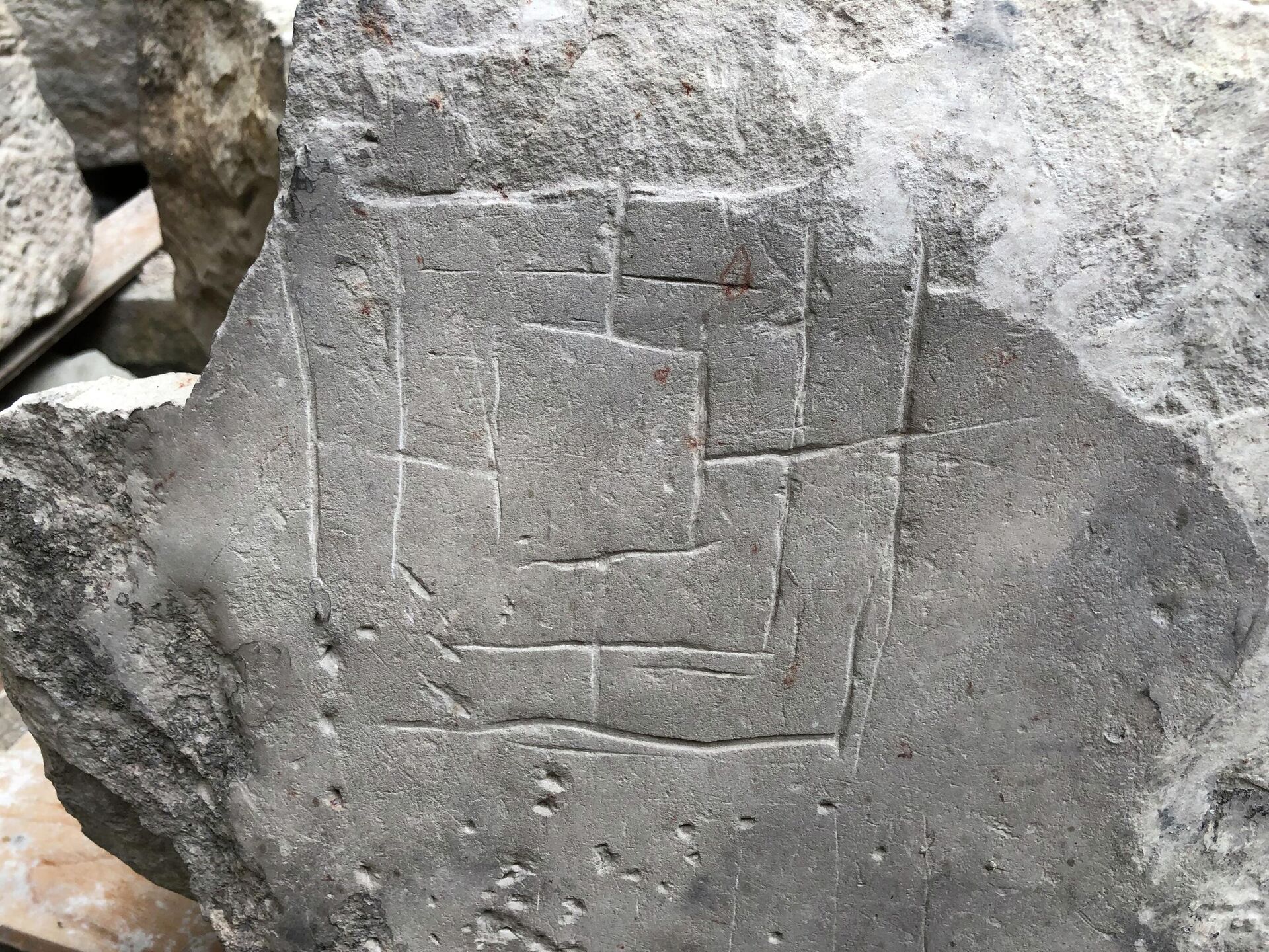 Найденный во время раскопок в Сорокском замке камень - Sputnik Молдова, 1920, 24.10.2021