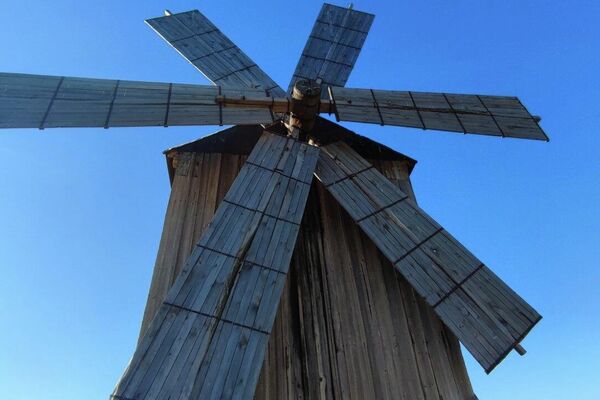 В Гагаузии отремонтируют одну из старейших ветряных мельниц страны - Sputnik Молдова
