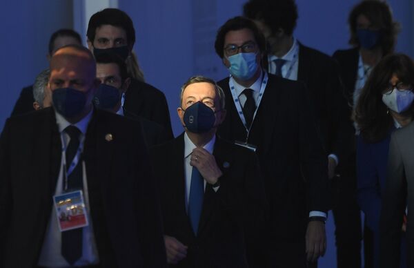 Премьер-министр Италии Марио Драги перед началом церемонии приветствия участников на саммите G20 в Риме, Италия - Sputnik Молдова