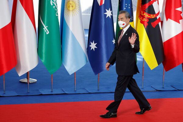 Министр иностранных дел Китая Ван И на саммите G20 в Риме, Италия. - Sputnik Молдова