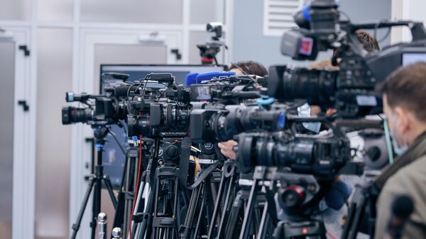 Camere video, jurnaliști - Sputnik Moldova