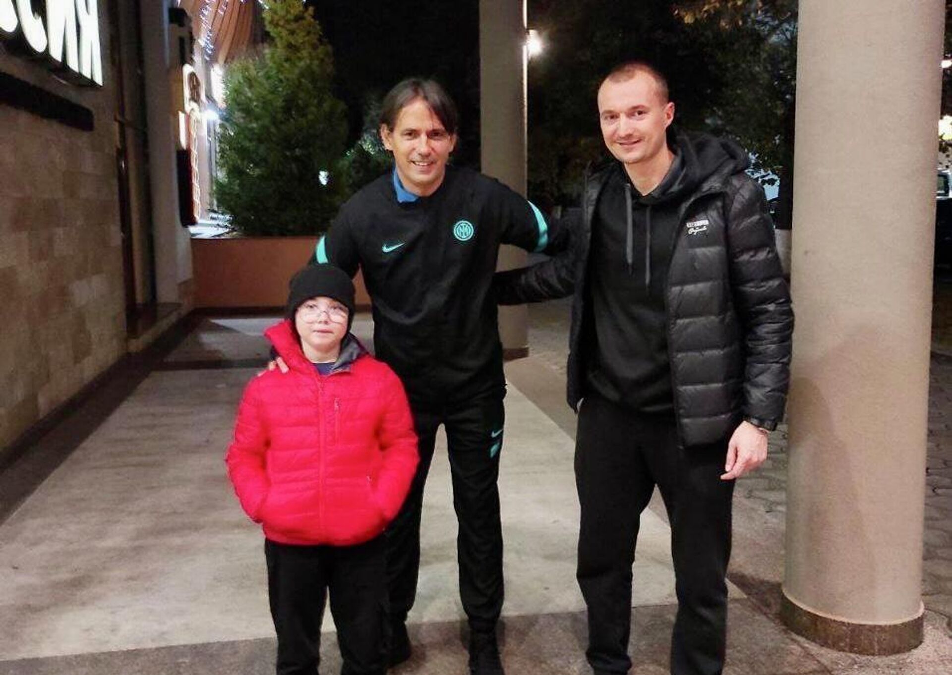 Индзаги с фанатами  - Sputnik Молдова, 1920, 03.11.2021