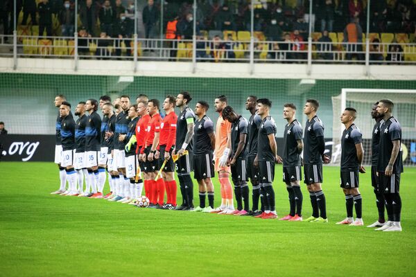 Fotbaliștii echipelor Sheriff Tiraspol și Inter Milano ascultă imnul Ligii Campionilor pe stadionul din Tiraspol - Sputnik Moldova
