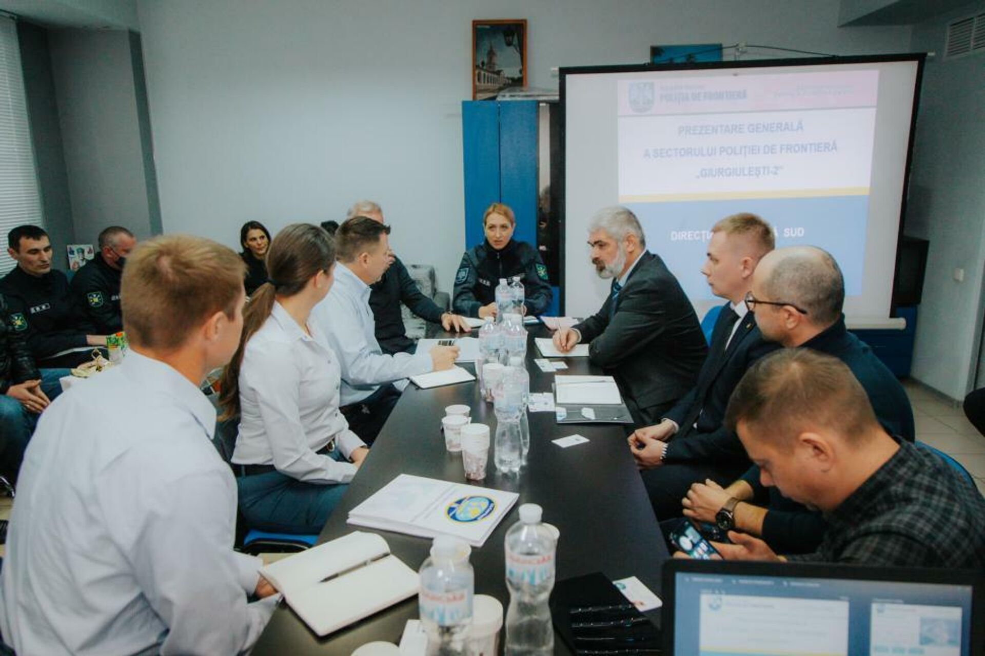 Встреча сотрудников Пограничной полиции Молдовы с представителями Береговой охраны США и посольства США в РМ - Sputnik Молдова, 1920, 07.11.2021