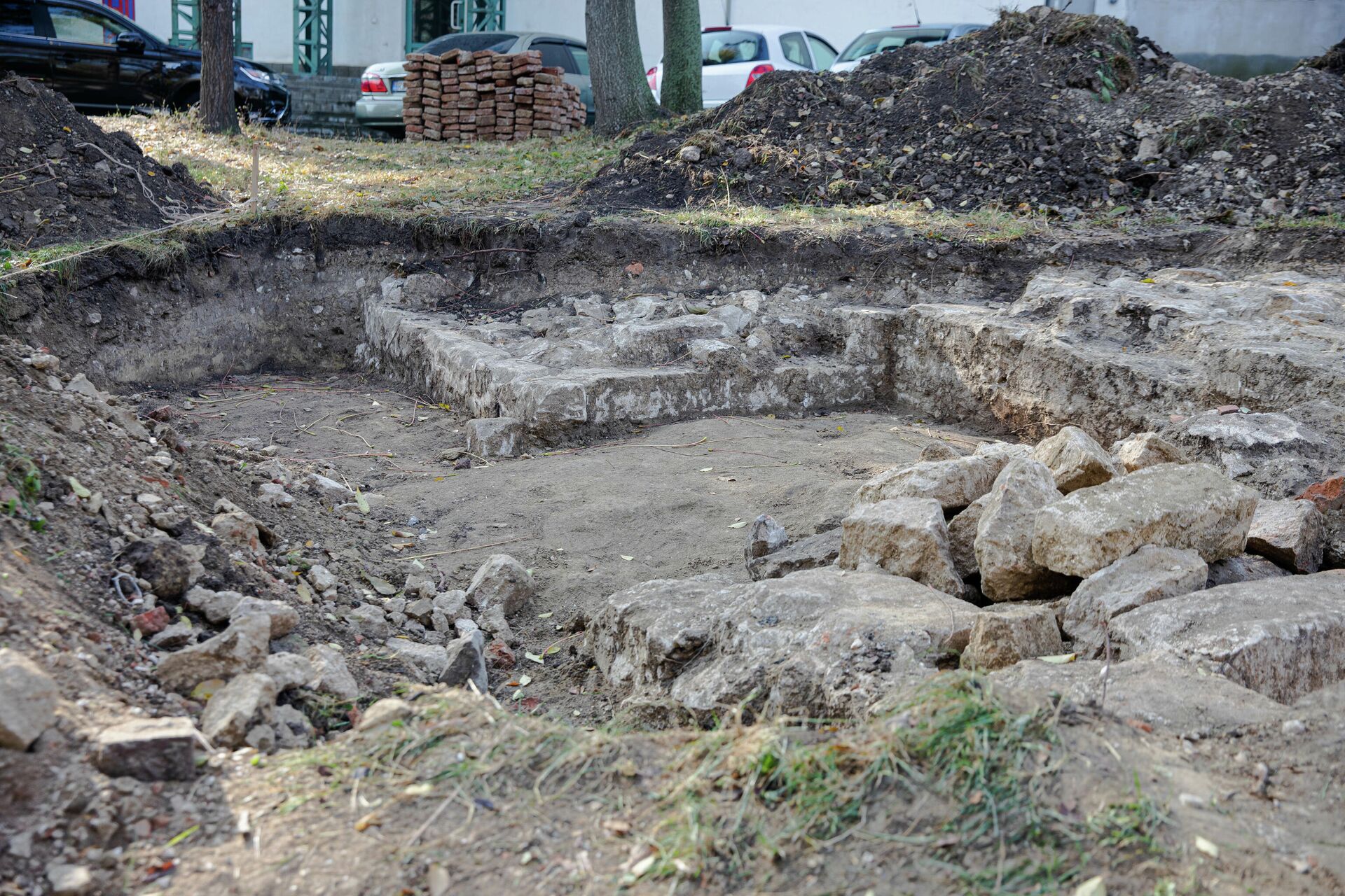 Arheologii au descoperit subsolul fostului Muzeu Bisericesc - Sputnik Moldova, 1920, 08.11.2021