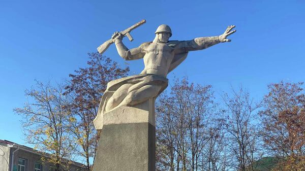 В гагаузском селе восстанавливают память о героях ВОВ - Sputnik Молдова