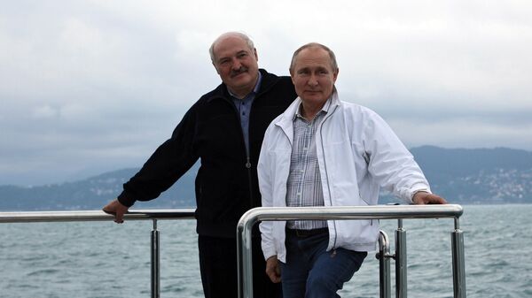 Президент РФ В. Путин и президент Белоруссии А.  Лукашенко совершили морскую прогулку - Sputnik Moldova