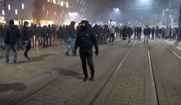 Протест против коронавирусных ограничений в Нидерландах. - Sputnik Молдова