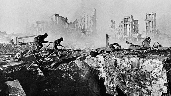 Сталинградская битва. Штурм дома. Ноябрь 1942 г - Sputnik Молдова