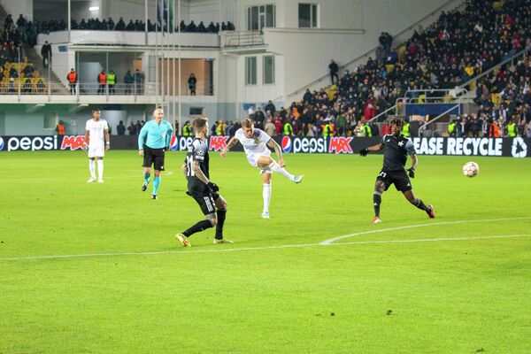 O lovitură a mijlocașului de la Real Madrid, Toni Kroos, care duce la un al doilea gol împotriva lui Sheriff Tiraspol - Sputnik Moldova