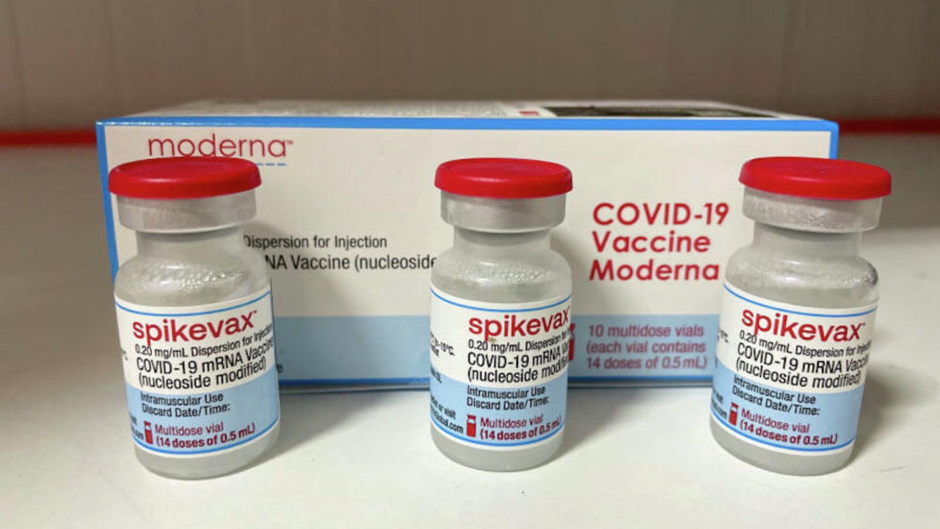 Moldova a recepționat primul lot de vaccin Spikevax produs de Moderna - Sputnik Moldova, 1920, 28.11.2021