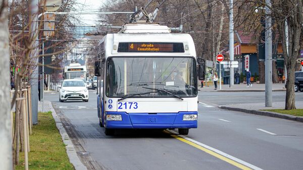 Люди и общественный транспорт - Sputnik Молдова