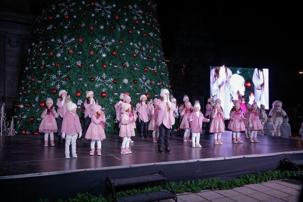 Ce fel de sărbătoare fără cei mici? - Sputnik Moldova