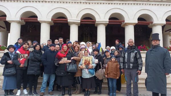 protest la Patriarhia Română împotriva includerii  în biserici a certificatului verde, 4 decembrie 2021 - Sputnik Moldova-România