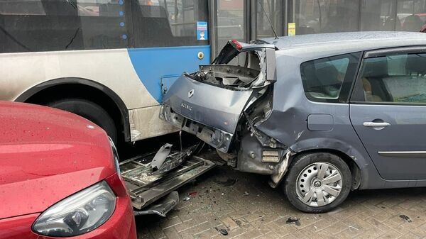 Цепная авария в Кишиневе: автобус протаранил несколько машин - Sputnik Moldova