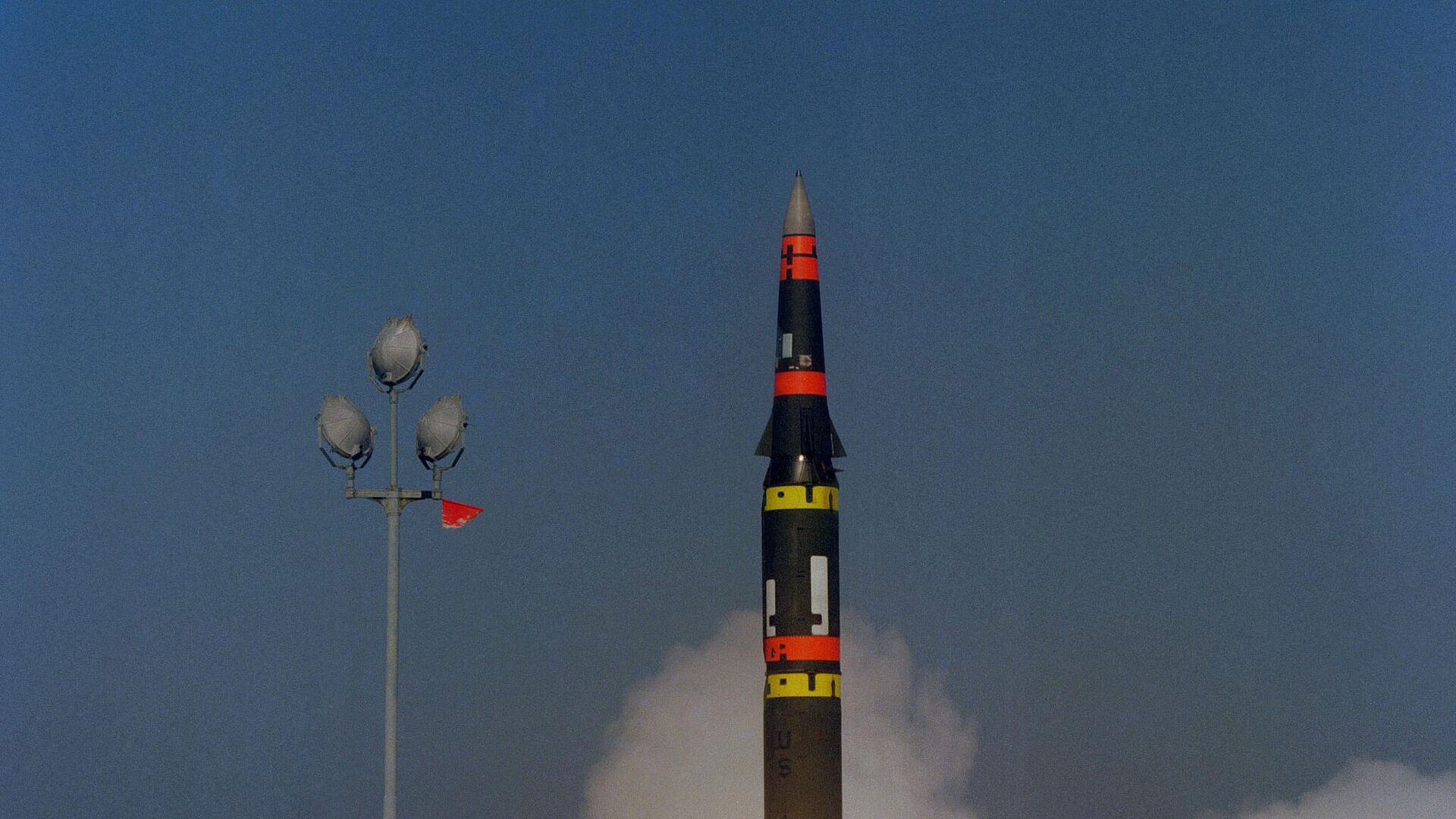 Запуск американской баллистической ракеты средней дальности Першинг-2 - Sputnik Moldova-România, 1920, 09.12.2021