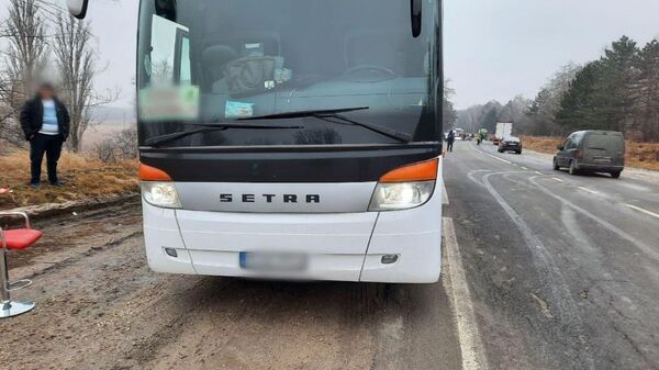 Autobuz cu 10 pasageri, implicat într-un accident la Edineț - Sputnik Moldova