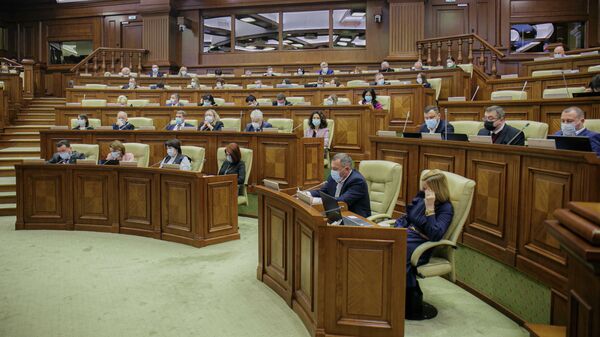 Ce salarii au deputații și cu cât vor crește în 2022 – Dezvăluirile unui parlamentar  - Sputnik Moldova