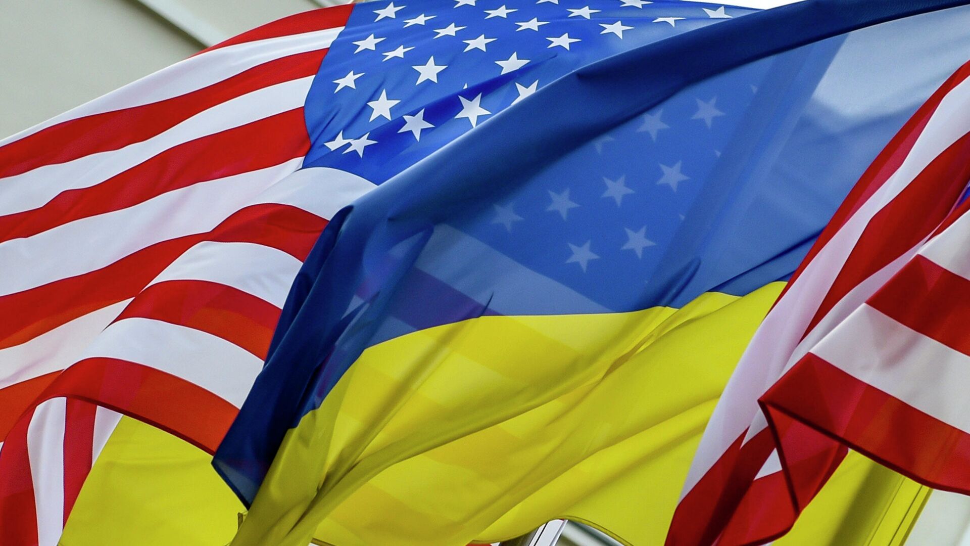 Флаги США и Украины - Sputnik Молдова, 1920, 11.09.2022