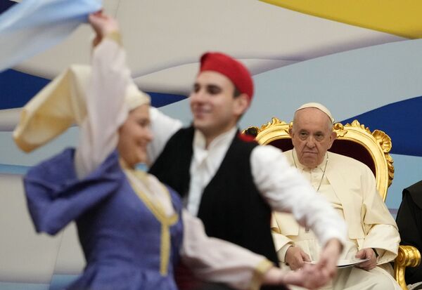 Папа Франциск в Школе сестер Урсулинок Святого Дионисия в Афинах, Греция. - Sputnik Молдова